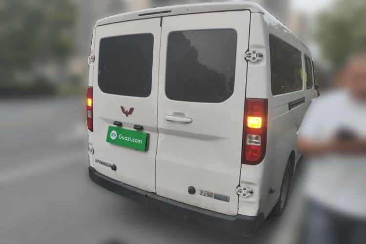 Used Wuling Yangguang 2025 Model 400km Bus Edition—Comfort Edition Rear Right 45 Deg