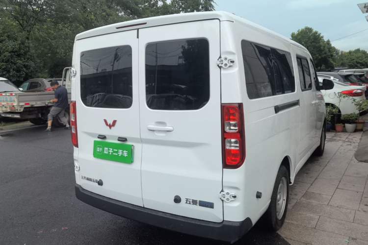 Used Wuling Yangguang 2025 Model 400km Bus Edition—Comfort Edition Rear Right 45 Deg
