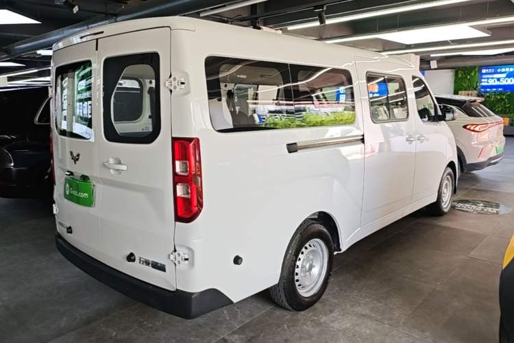Used Wuling Yangguang 2025 Model 400km Bus Edition—Comfort Edition Rear Right 45 Deg
