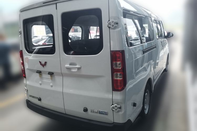 Used Wuling Yangguang 2025 Model 400km Bus Edition—Comfort Edition Rear Right 45 Deg