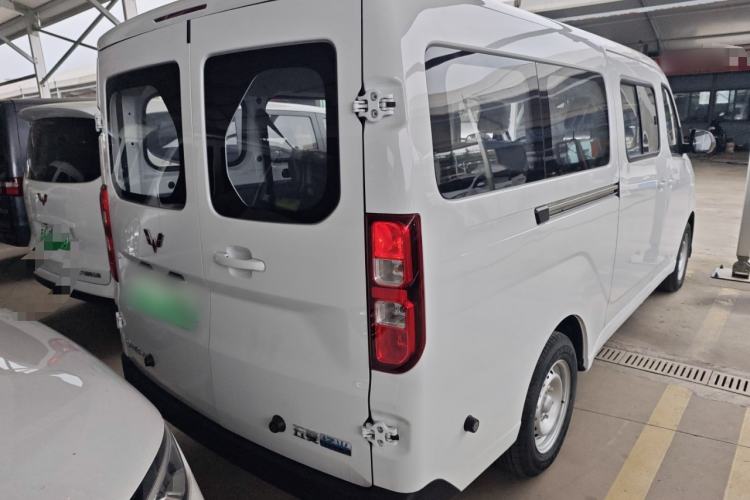 Used Wuling Yangguang 2025 Model 400km Bus Edition—Comfort Edition Rear Right 45 Deg