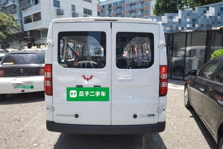 Used Wuling Yangguang 2025 Model 400km Bus Edition—Comfort Edition Rear