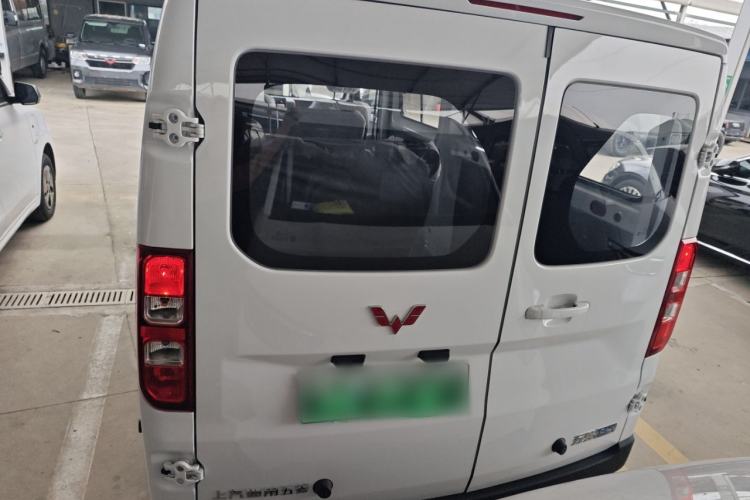 Used Wuling Yangguang 2025 Model 400km Bus Edition—Comfort Edition Rear