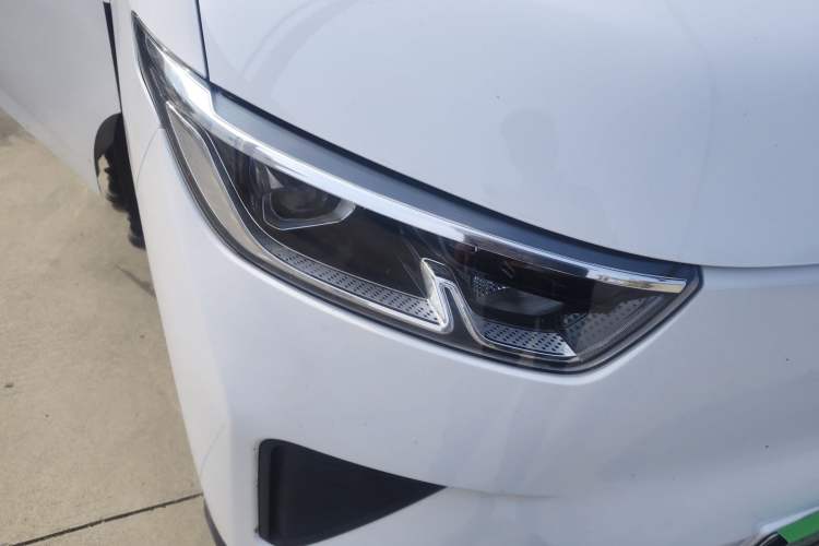 Used Wuling Yangguang 2025 Model 400km Bus Edition—Comfort Edition Right Front Headlight