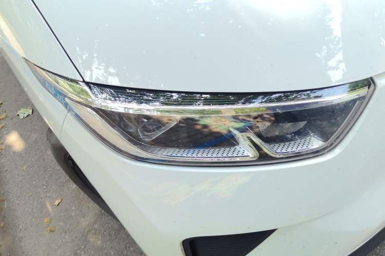 Used Wuling Yangguang 2025 Model 400km Bus Edition—Comfort Edition Right Front Headlight