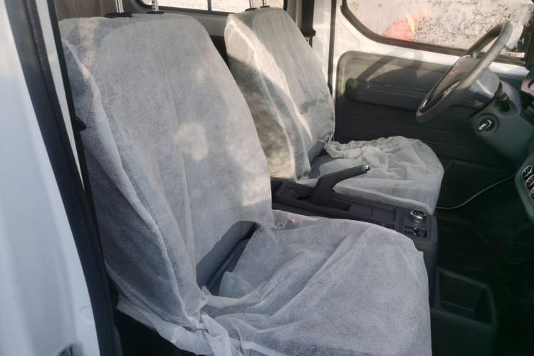 Used Wuling Yangguang 2025 Model 400km Bus Edition—Comfort Edition Right Front Seat