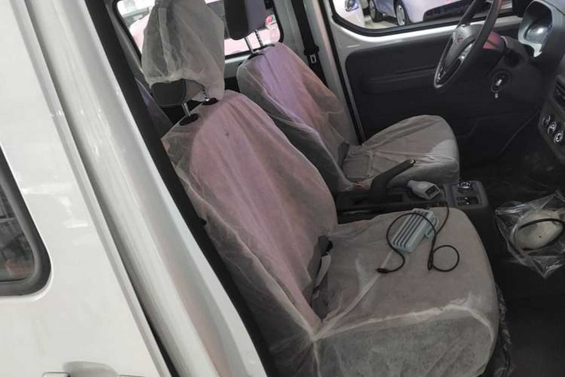 Used Wuling Yangguang 2025 Model 400km Bus Edition—Comfort Edition Right Front Seat