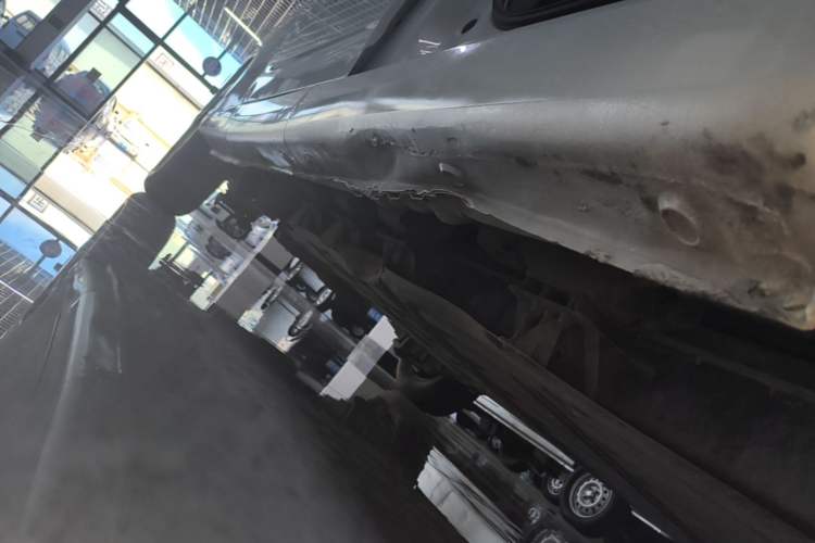 Used Wuling Yangguang 2025 Model 400km Bus Edition—Comfort Edition Right Side Sill