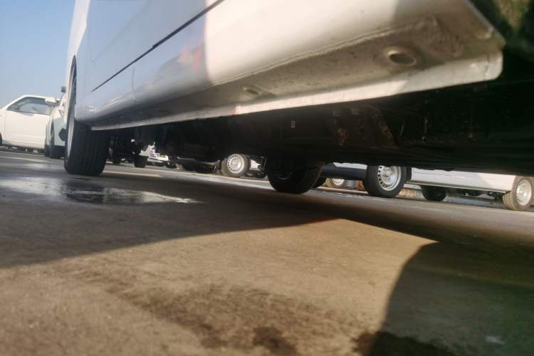 Used Wuling Yangguang 2025 Model 400km Bus Edition—Comfort Edition Right Side Sill