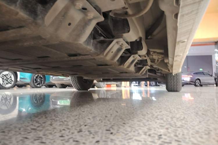 Used Wuling Yangguang 2025 Model 400km Bus Edition—Comfort Edition Right Side Sill