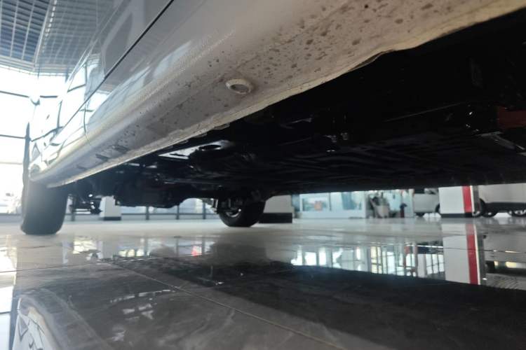 Used Wuling Yangguang 2025 Model 310KM Bus Edition—Customized by CATL Right Side Sill