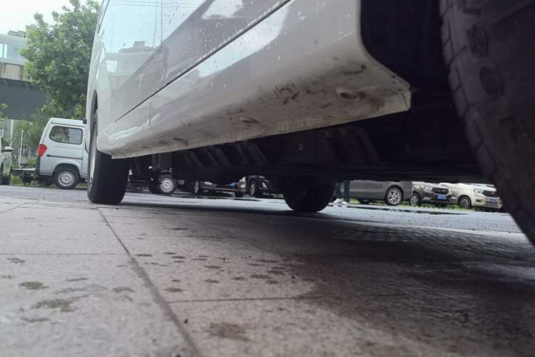 Used Wuling Yangguang 2025 Model 400km Bus Edition—Comfort Edition Right Side Sill