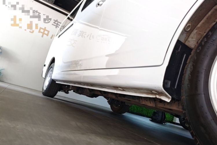 Used Wuling Yangguang 2025 Model 400km Bus Edition—Comfort Edition Right Side Sill
