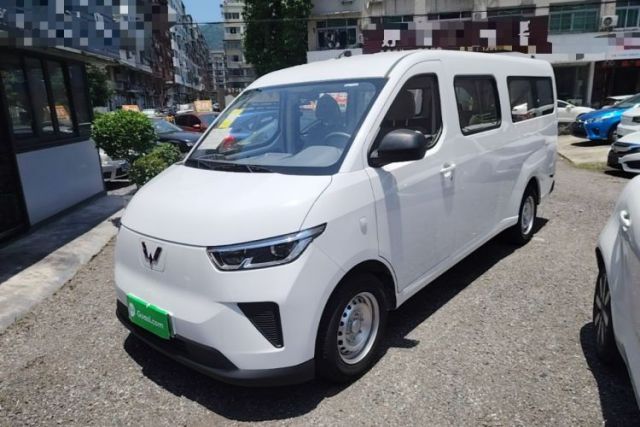 Used Wuling Yangguang 2025 Model 400km Bus Edition—Comfort Edition