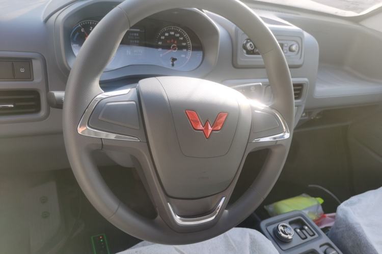 Used Wuling Yangguang 2025 Model 400km Bus Edition—Comfort Edition Steering Wheel