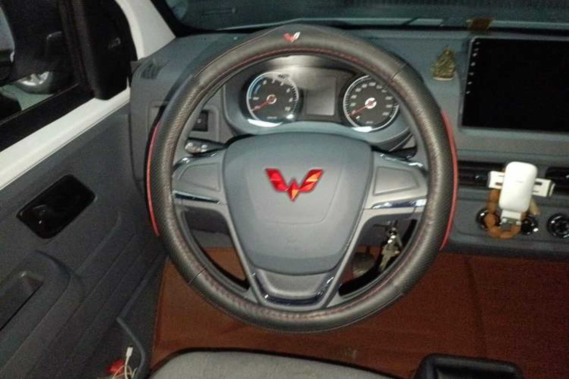 Used Wuling Yangguang 2025 Model 400km Bus Edition—Comfort Edition Steering Wheel