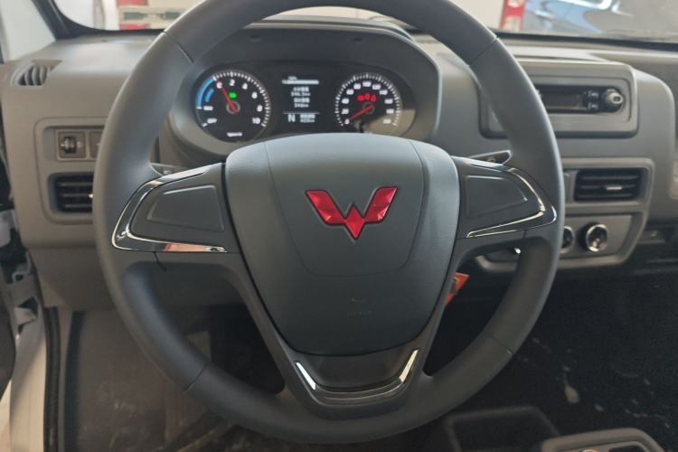 Used Wuling Yangguang 2025 Model 400km Bus Edition—Comfort Edition Steering Wheel
