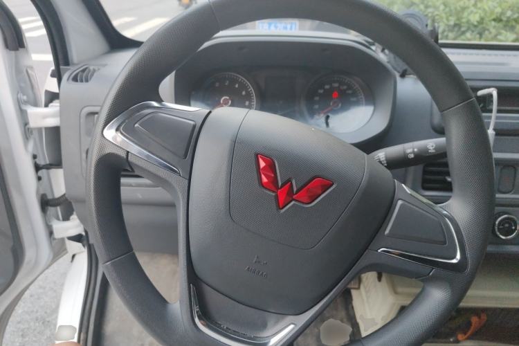 Used Wuling Yangguang 2025 Model 400km Bus Edition—Comfort Edition Steering Wheel