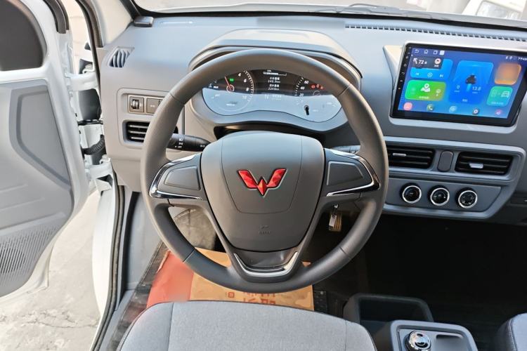 Used Wuling Yangguang 2025 Model 400km Bus Edition—Comfort Edition Steering Wheel