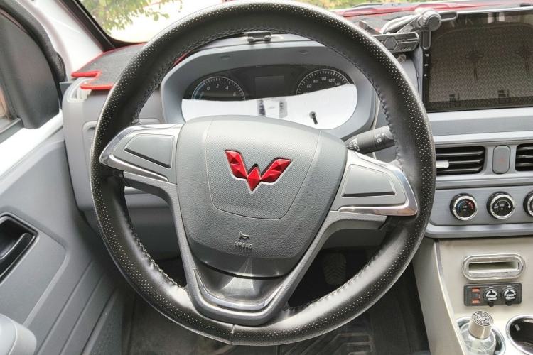 Used Wuling Yangguang 2025 Model 400km Bus Edition—Comfort Edition Steering Wheel