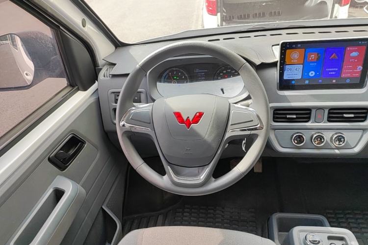 Used Wuling Yangguang 2025 Model 400km Bus Edition—Comfort Edition Steering Wheel
