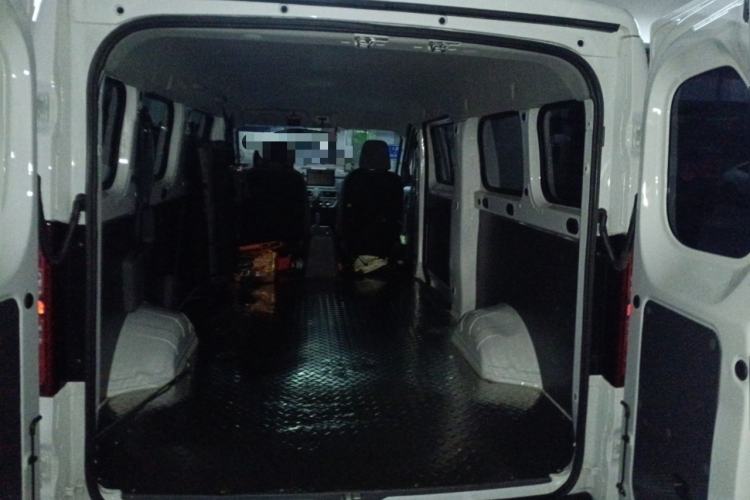 Used Wuling Yangguang 2025 Model 400km Bus Edition—Comfort Edition Trunk