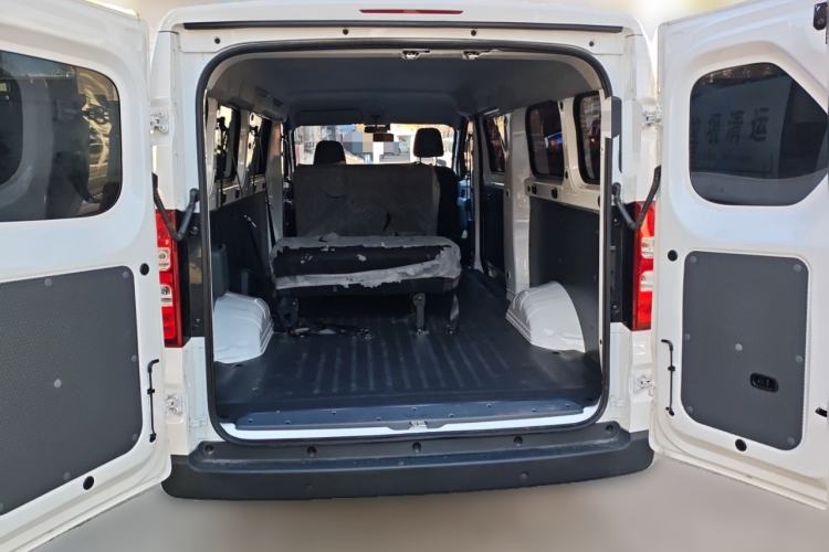 Used Wuling Yangguang 2025 Model 400km Bus Edition—Comfort Edition Trunk