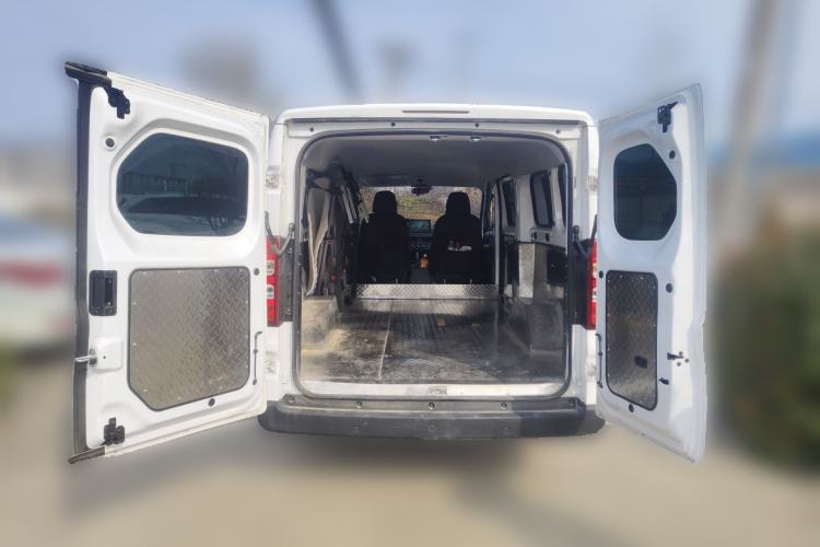 Used Wuling Yangguang 2025 Model 400km Bus Edition—Comfort Edition Trunk