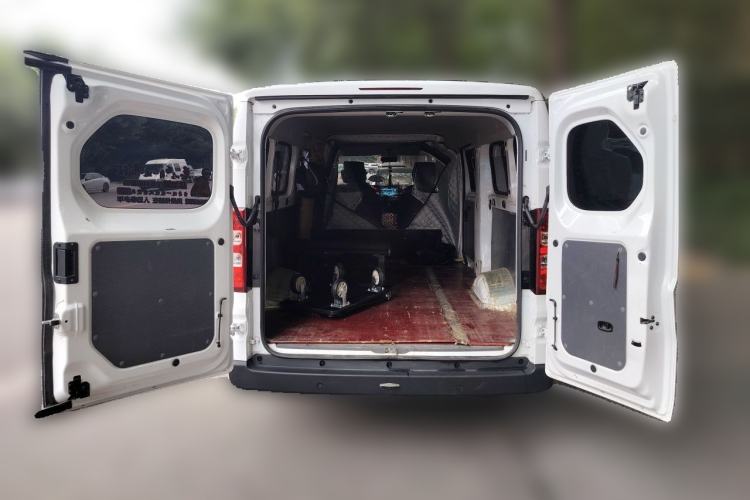 Used Wuling Yangguang 2025 Model 400km Bus Edition—Comfort Edition Trunk