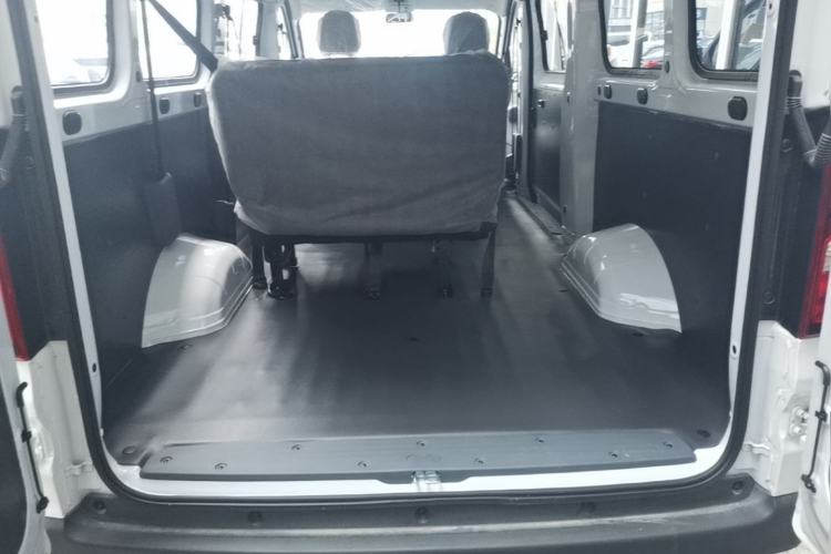 Used Wuling Yangguang 2025 Model 400km Bus Edition—Comfort Edition Trunk