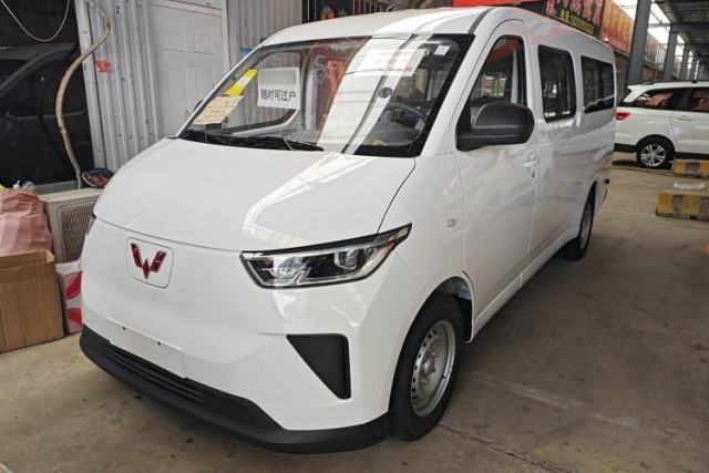 Used Wuling Yangguang 2025 Model 400km Bus Edition—Comfort Edition