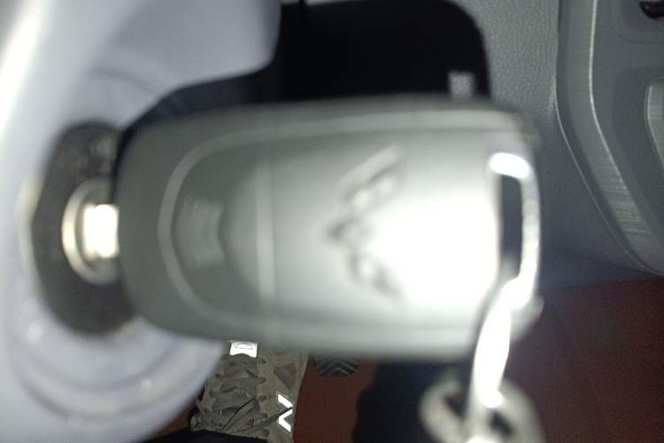 Used Wuling Yangguang 2025 Model 400km Bus Edition—Comfort Edition Vehicle Key