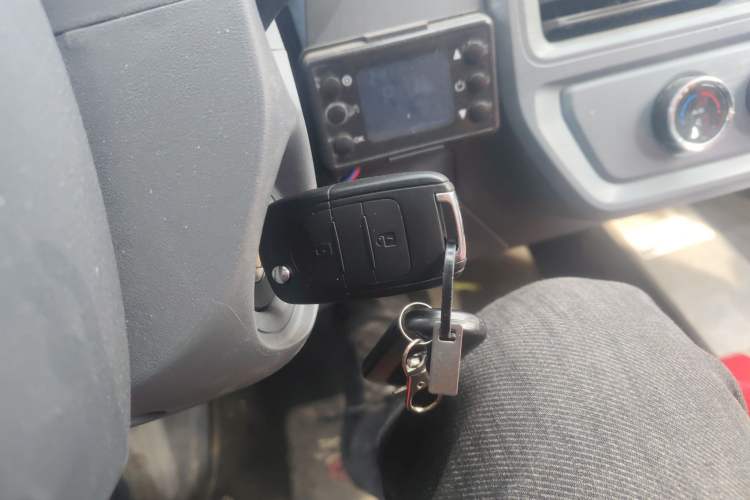 Used Wuling Yangguang 2025 Model 400km Bus Edition—Comfort Edition Vehicle Key