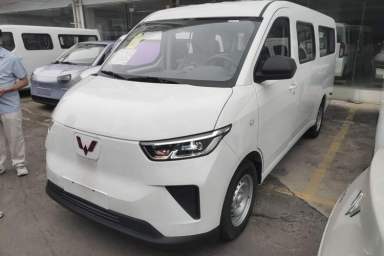 Used Wuling Yangguang 2025 Model 400km Bus Edition—Comfort Edition