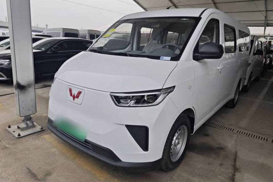 Wuling Yangguang 2025