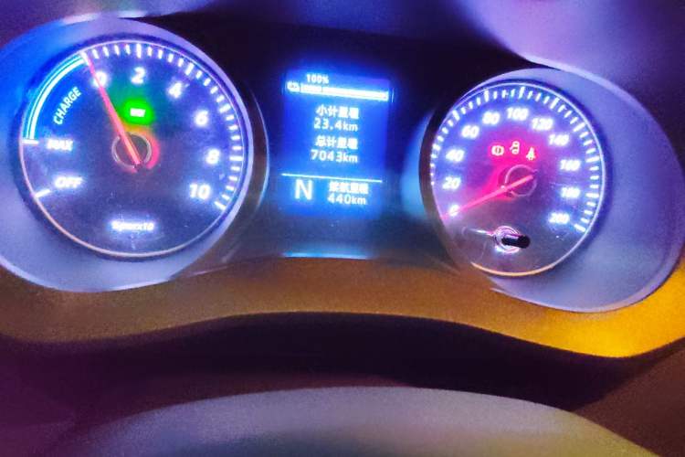 Used Wuling Yangguang 2026 Model, 440km Bus Comfort Edition, 6 Seats Instrument Cluster