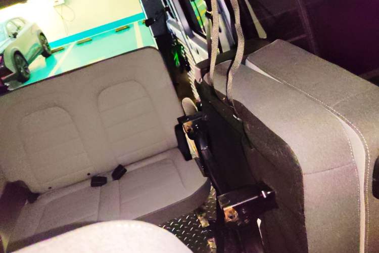 Used Wuling Yangguang 2026 Model, 440km Bus Comfort Edition, 6 Seats Left Rear Seat