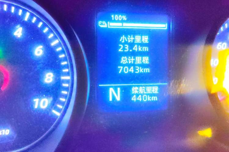 Used Wuling Yangguang 2026 Model, 440km Bus Comfort Edition, 6 Seats Odometer Close Up