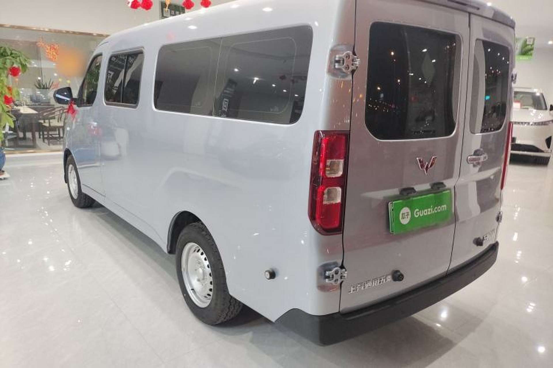 Used Wuling Yangguang 2026 Model, 440km Bus Comfort Edition, 6 Seats Rear Left 45 Deg