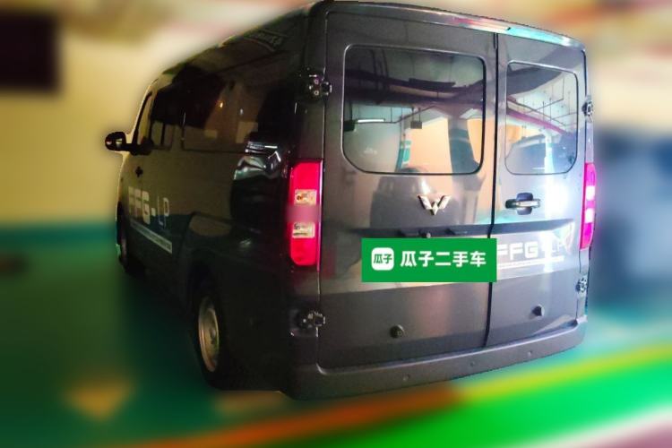 Used Wuling Yangguang 2026 Model, 440km Bus Comfort Edition, 6 Seats Rear Left 45 Deg