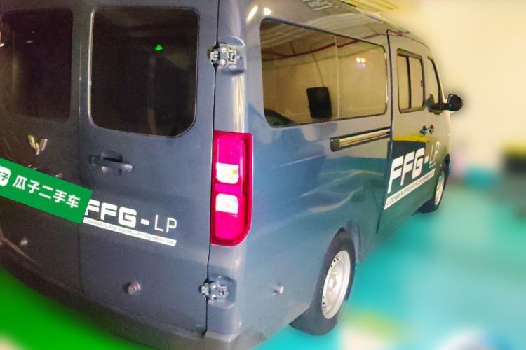 Used Wuling Yangguang 2026 Model, 440km Bus Comfort Edition, 6 Seats Rear Right 45 Deg