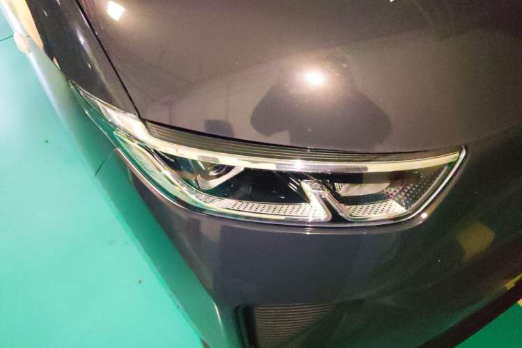 Used Wuling Yangguang 2026 Model, 440km Bus Comfort Edition, 6 Seats Right Front Headlight