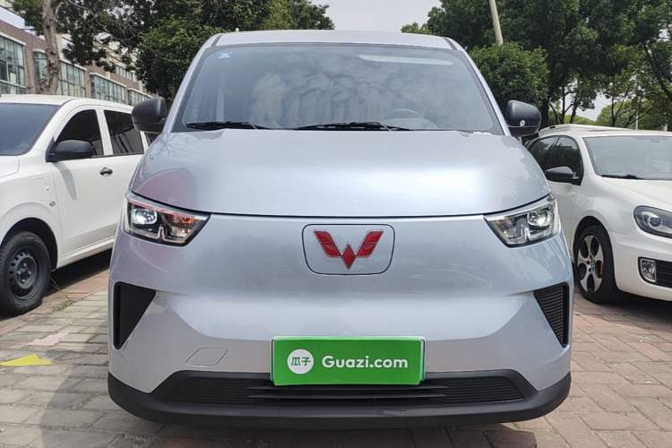 Used Wuling Yangguang 2026 Model, 440km Bus Comfort Edition, 6 Seats Front