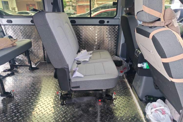 Used Wuling Yangguang 2026 Model, 440km Bus Comfort Edition, 6 Seats Left Rear Seat