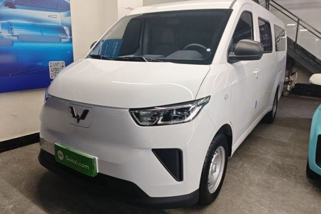 Used Wuling Yangguang 2026 Model, 330km Bus Comfort Edition