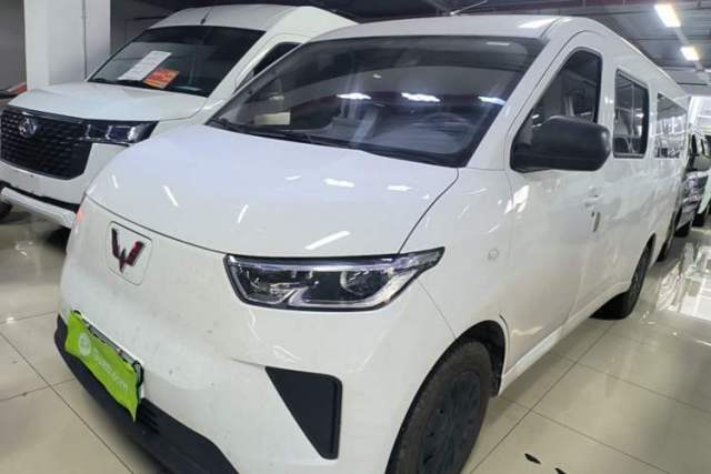 Used Wuling Yangguang 2026 Model, 330km Bus Comfort Edition