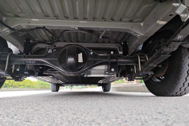 Used Wuling Yangguang 2026 Model, 330km Bus Comfort Edition Chassis Rear