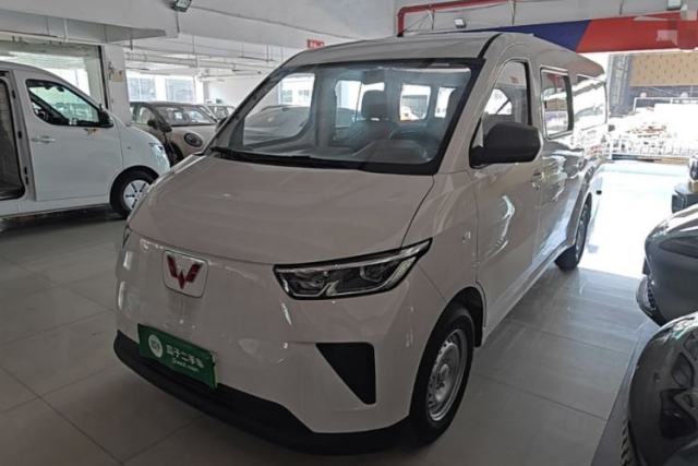 Used Wuling Yangguang 2026 Model, 440km Bus Comfort Edition, 6 Seats