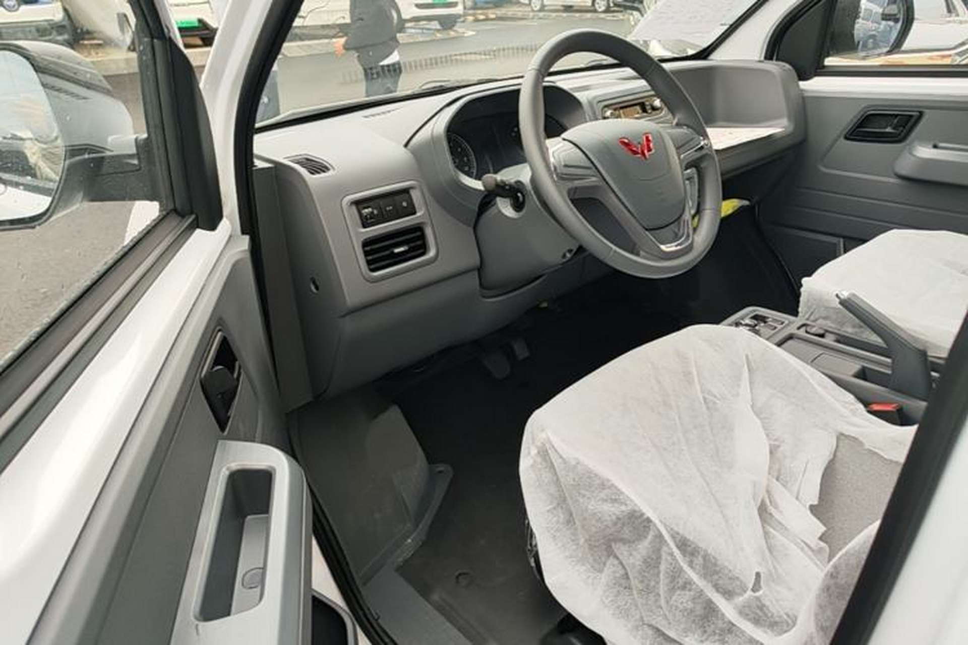 Used Wuling Yangguang 2026 Model, 330km Bus Comfort Edition Driver Seat