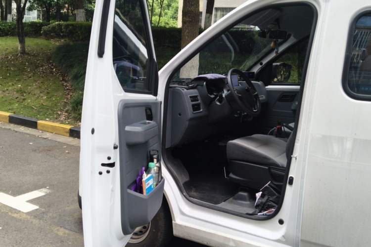 Used Wuling Yangguang 2026 Model, 340km Bus CATL Custom Edition Driver Seat